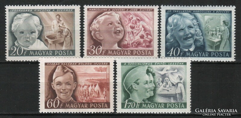 Magyar Postatiszta 2694 MBK 1157-1161     Kat ár 1200 Ft