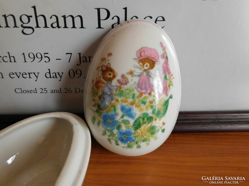 Vintage delgado porcelain egg-shaped bonbonnier with message scene, 1978