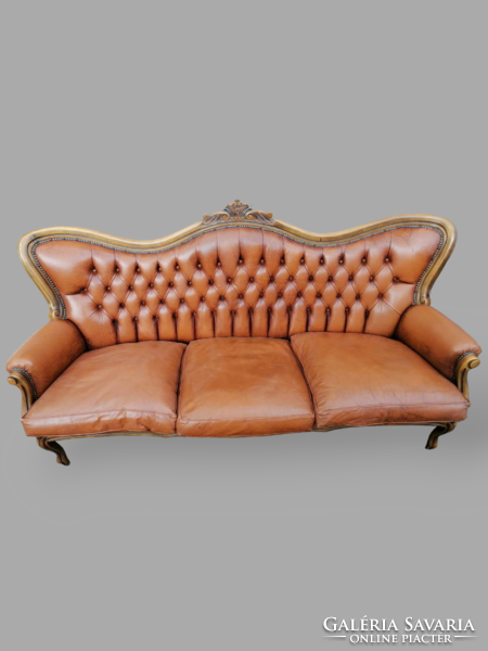 Baroque chesterfield sofa