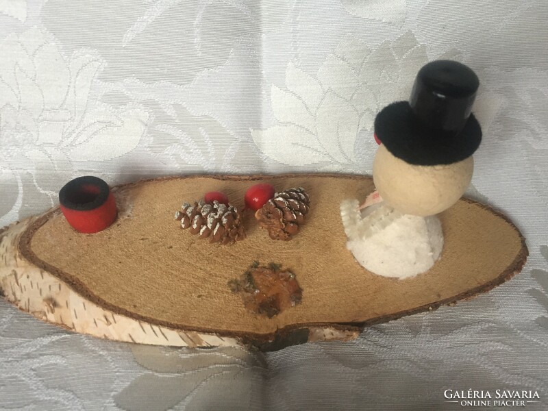 Régi,retró karácsonyi asztali dísz, gyertyatartó fa, zsenília és papír hóember díszítéssel