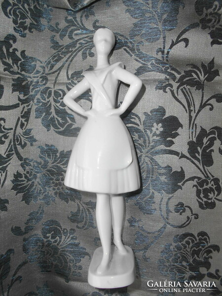 Hollóházi  táncoló lány-fehér porcelán 24 cm-HIBÁTLAN fehéráru