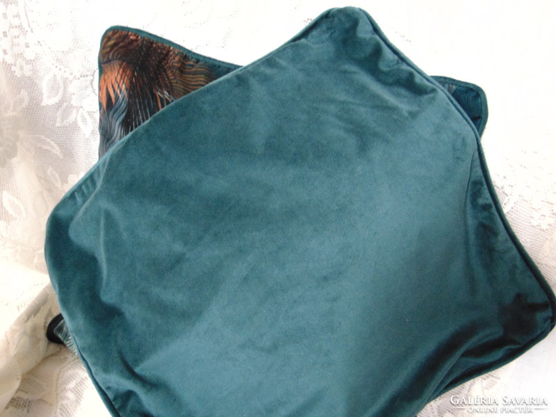 Emerald green velvet decorative cushion cover in a pair with a feather pattern
