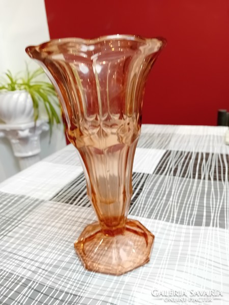 Régi rózsaszín üveg váza