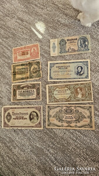 Mixed banknotes