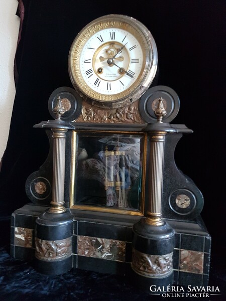 Gyönyörű asztali óra az 1800-as évek második feléből