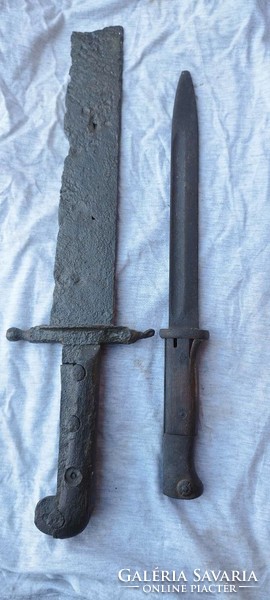World War bayonet in original condition, + gift with sword fragment