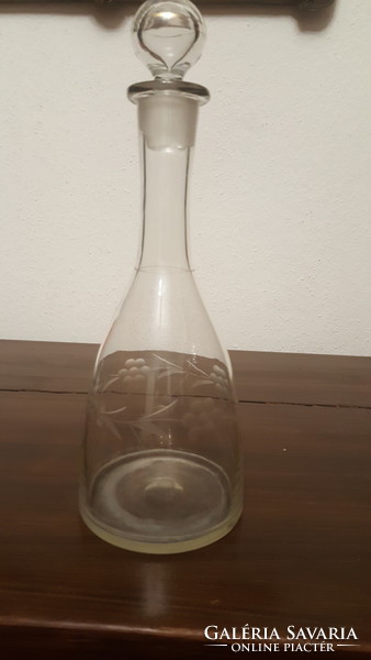 Antik csiszoltüveg kiöntő
