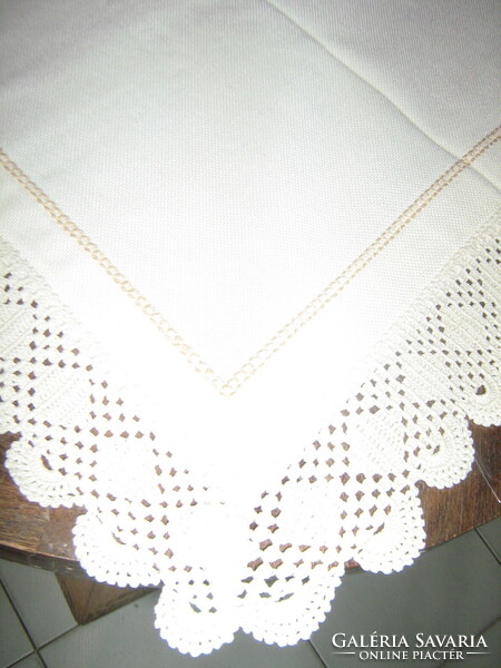 Beautiful hand-crocheted edge embroidered azure woven tablecloth