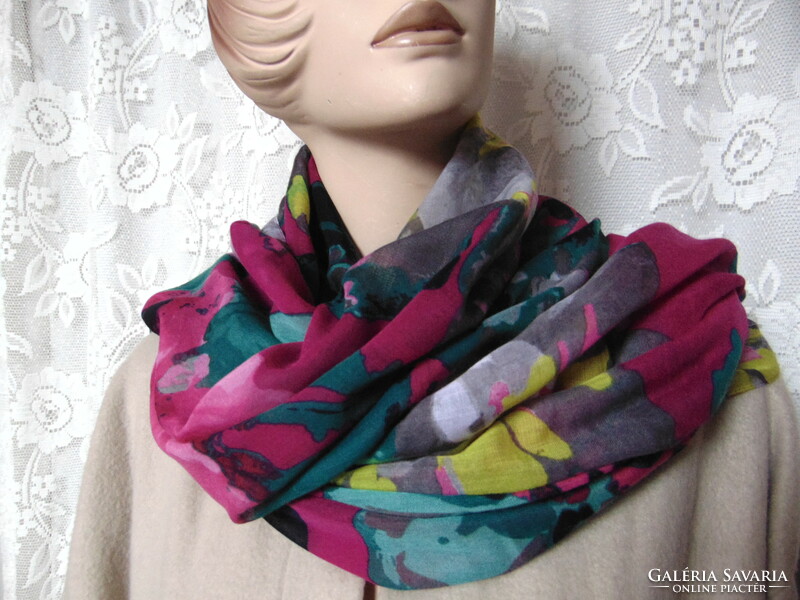 Strikingly beautiful big flowered scarf, shawl, stole