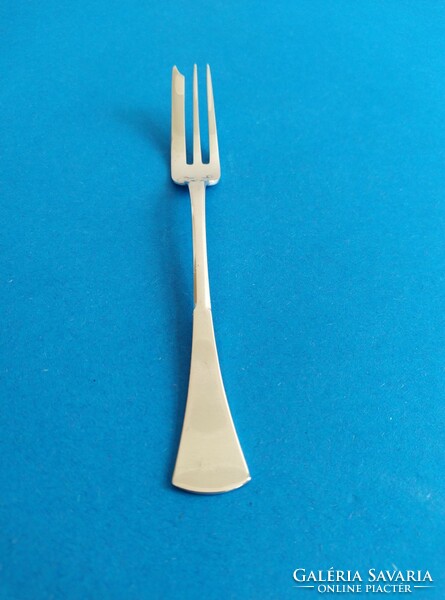 Silver pastry fork with cutting edge in English style