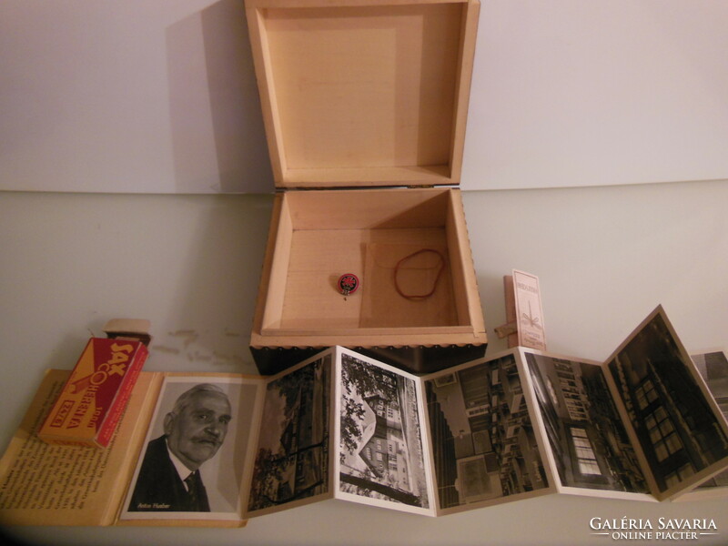 Box - wood + a few small items - 15 x 15 x 8.6 cm - old - Austrian