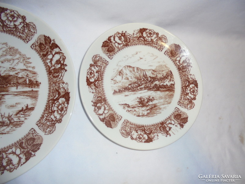 Két darab jelenetes, tájképes csehszlovák porcelán tányér - együtt