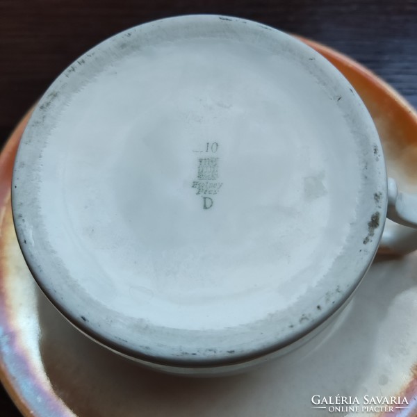 2 geisha Zsolnay tea cups + base
