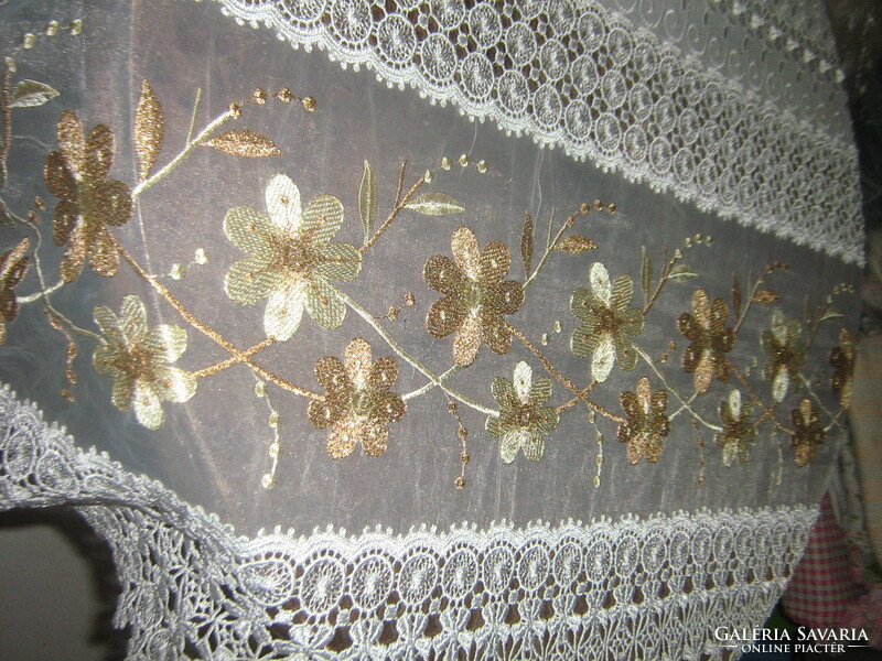 Floral lace curtain embroidered in a beautiful colorful material