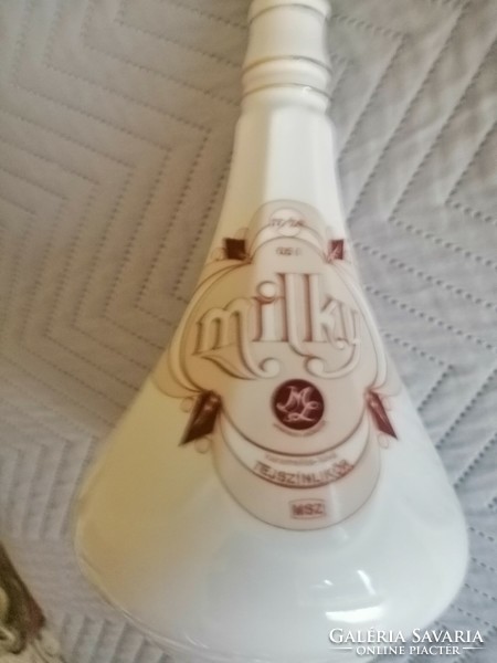 Milky milk liqueur Hóllóháza porcelain