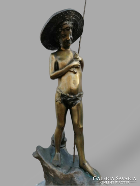 Kalapos kisfiú réz szobor - 38 cm