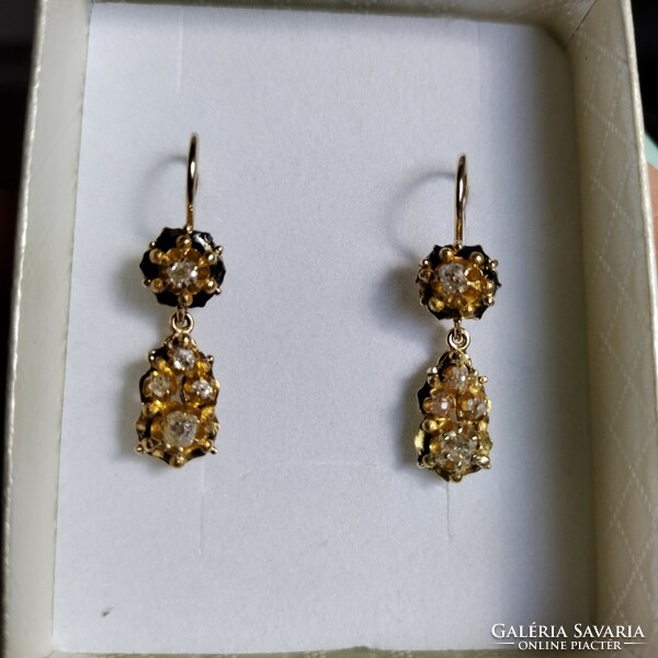 Antik arany fülbevaló briliáns csiszolású gyémántokkal