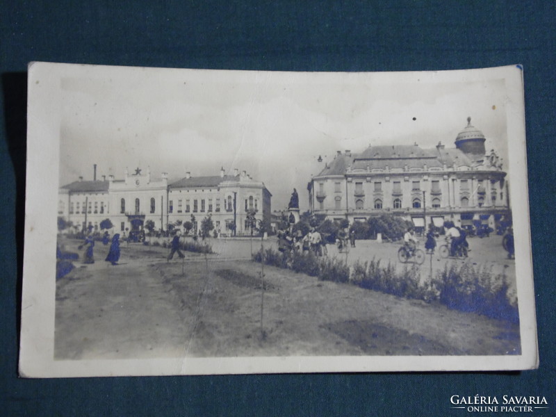 Postcard, mako, Main Square, Lenin Square skyline detail, with people, 1950-60