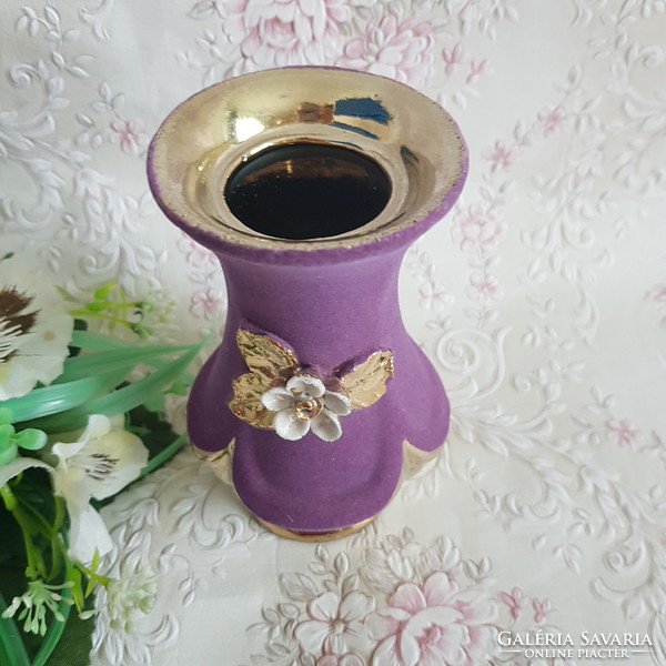 Új, aranyszínű, 3D virág díszes, lila bársony borítású kerámia váza