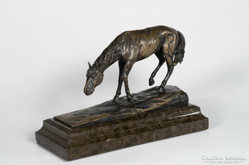 B. Grundmann  - Bronz ló szobor