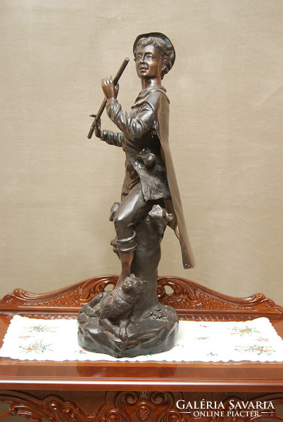 Fuvolázó juhász legény - bronz szobor