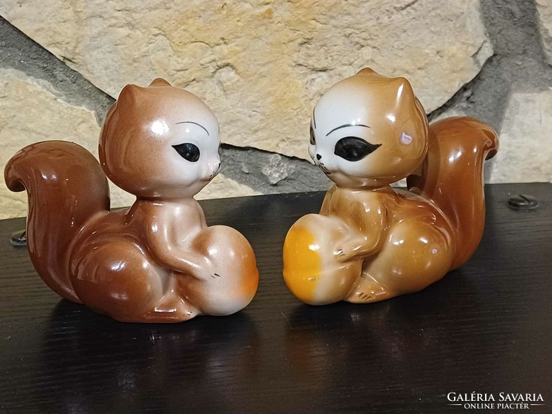Porcelán mókus pár
