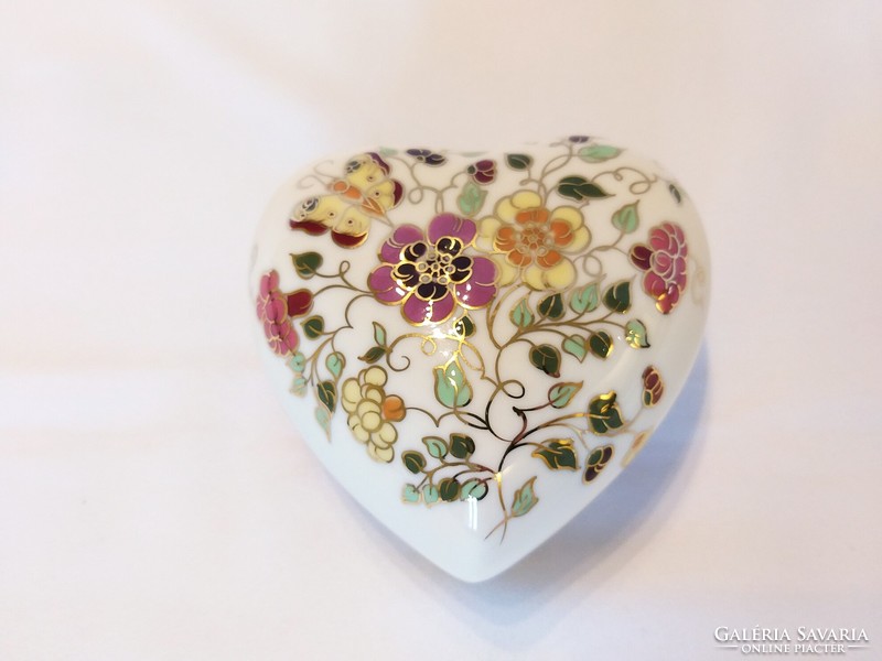 Zsolnay butterfly big heart bonbonier / jewelry holder. Flawless!