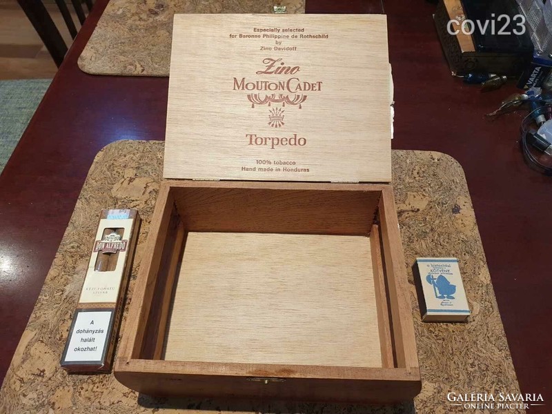 Zino mouton torpedo cigar box in good condition, large size