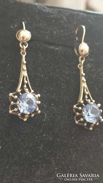 Wonderful 14k topaz stone earrings!
