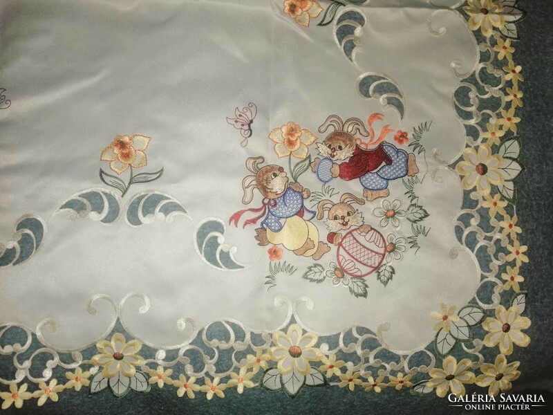 Easter bunny tablecloth, never used! 85*85 cm