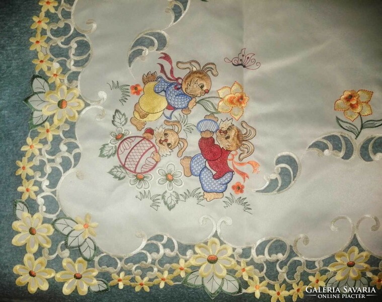 Easter bunny tablecloth, never used! 85*85 cm