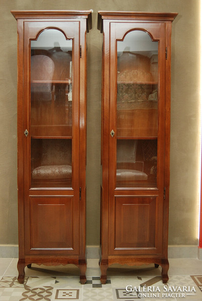 Pair of baroque-style showcases