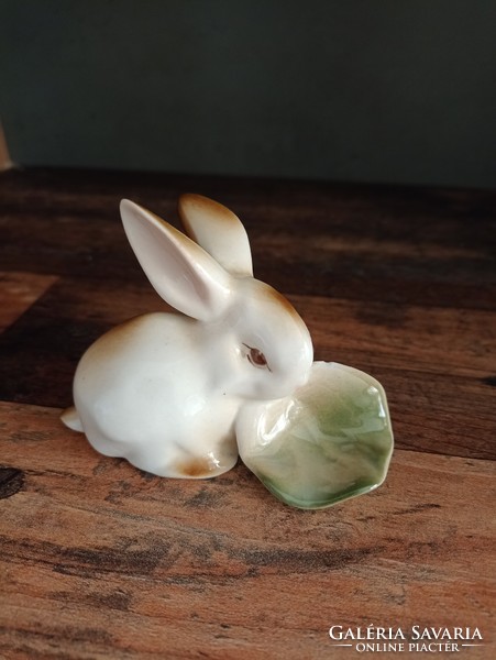 Zsolnay bunny with cabbage leaves
