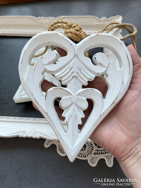 White wooden decorative heart 14x17 cm