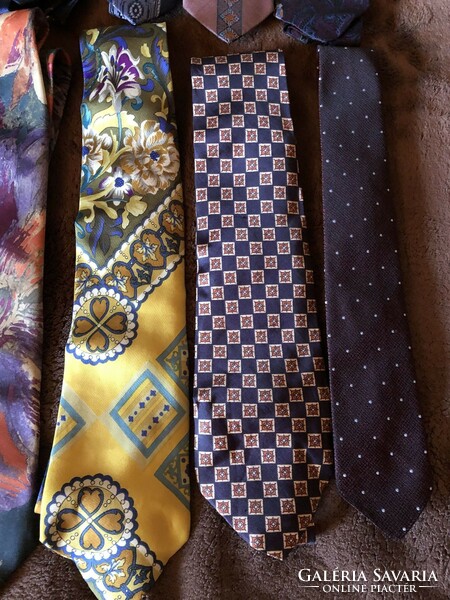 Eladó vegyes nyakkendők - selyem, bőr, normál, stb    -   ár / db