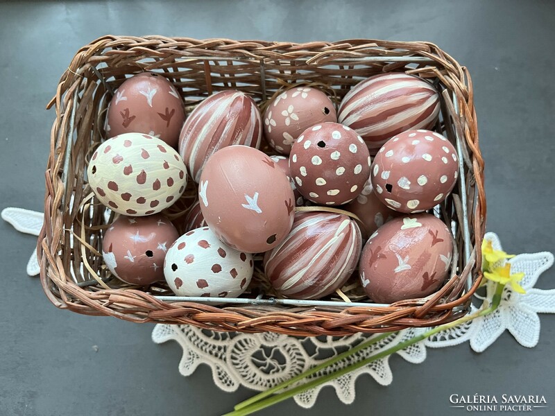 A basket of colorful male eggs