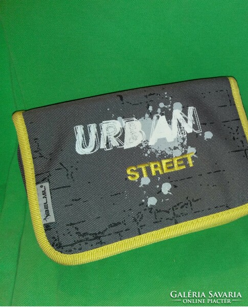 Minőségi 2 terű gyöngyvászon URBAN street tolltartó 18 x 14 x 5 cm képek szerint