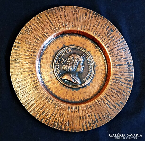 Industrial art, retro copper wall plate. With a diameter of 23 cm. With a portrait of King Matthias.