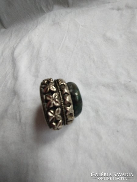 Antik zöldköves gyűrűtartó