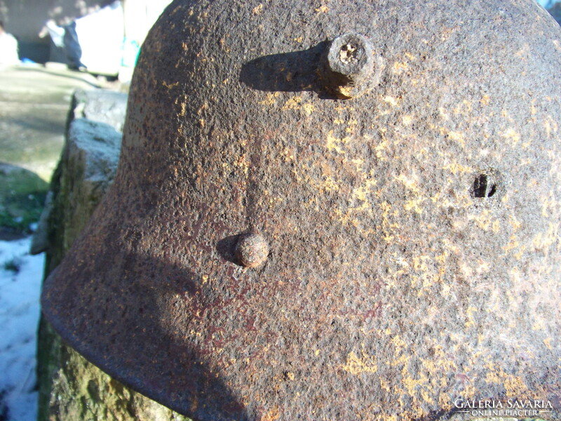 1 World War German m. 17. Helmet in original found condition.