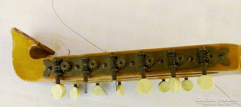 Antik Mandriola vagy Tricordia, 12 húros mandolin. Meinel & Herold 1910-1920 évek