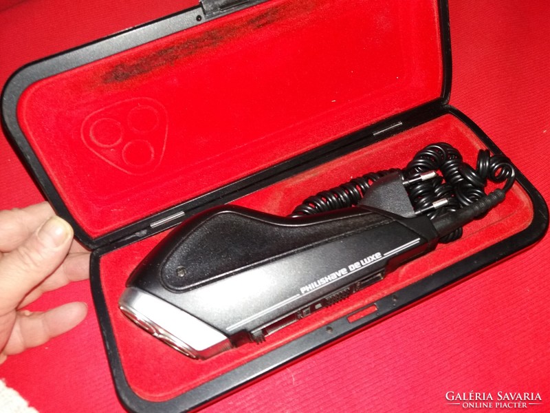 Old philips shave electric shaver with round blade in the box for spare parts as shown in the pictures