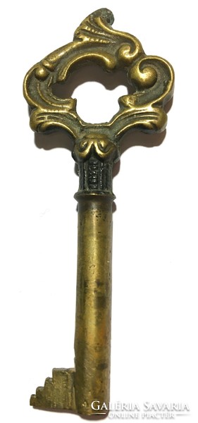 Antik díszes sárgaréz kulcs