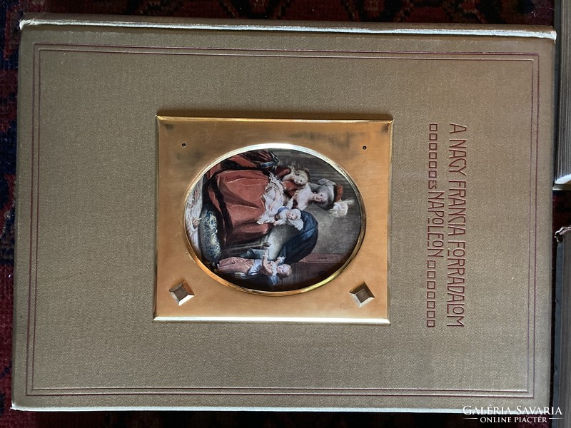 A Nagy Francia Forradalom és Napoleon 5 kötet a képeken látható szép, megkímélt állapotban.
