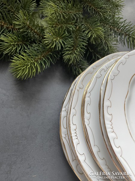 White Zsolnay porcelain plates, pieces of a stafir set