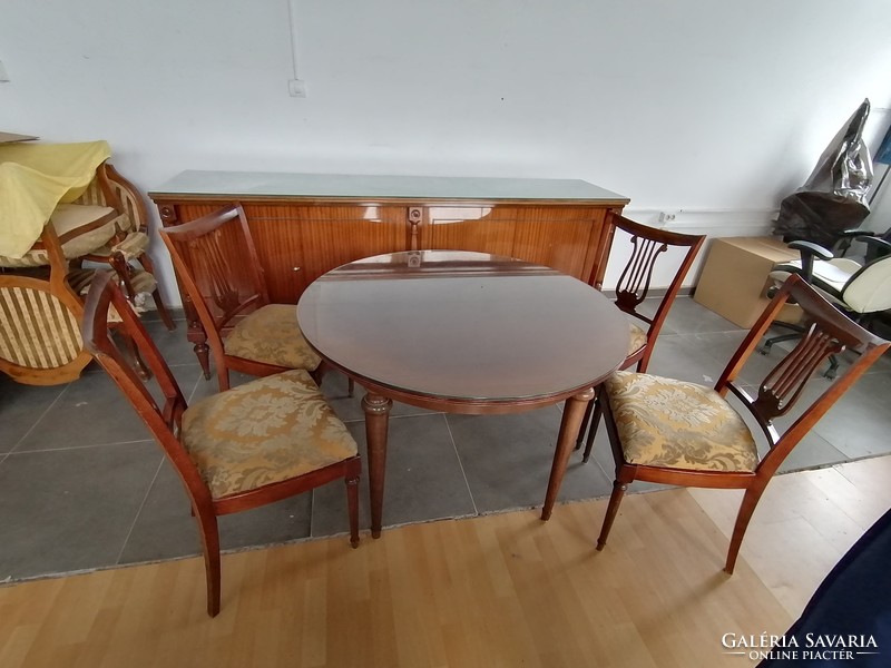 Antique circular dining table with 4 chairs