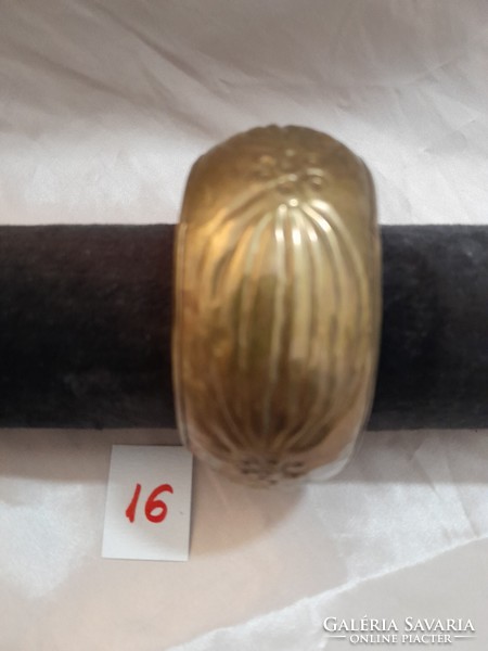 Copper vintage bracelet. 6.5 X 3.5 cm.