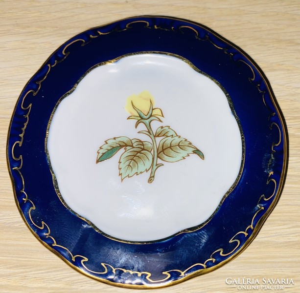 Zsolnay mini bowl with gilded border 8.3 mm yellow rose motif