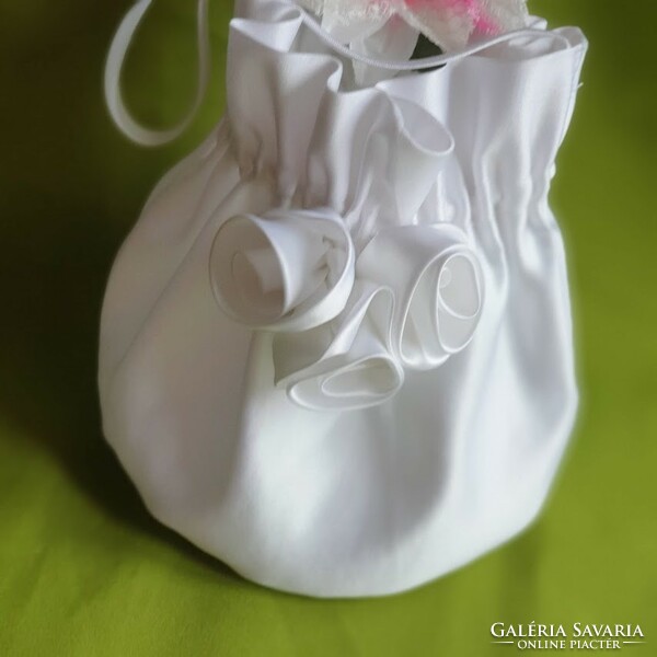 ESKÜVŐ MSZ08 - Menyasszonyi szütyő, tatyó fehér rózsákkal