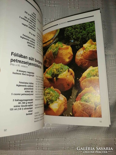 Dr. Oetker's potatoes prepared in various ways c. Cookbook